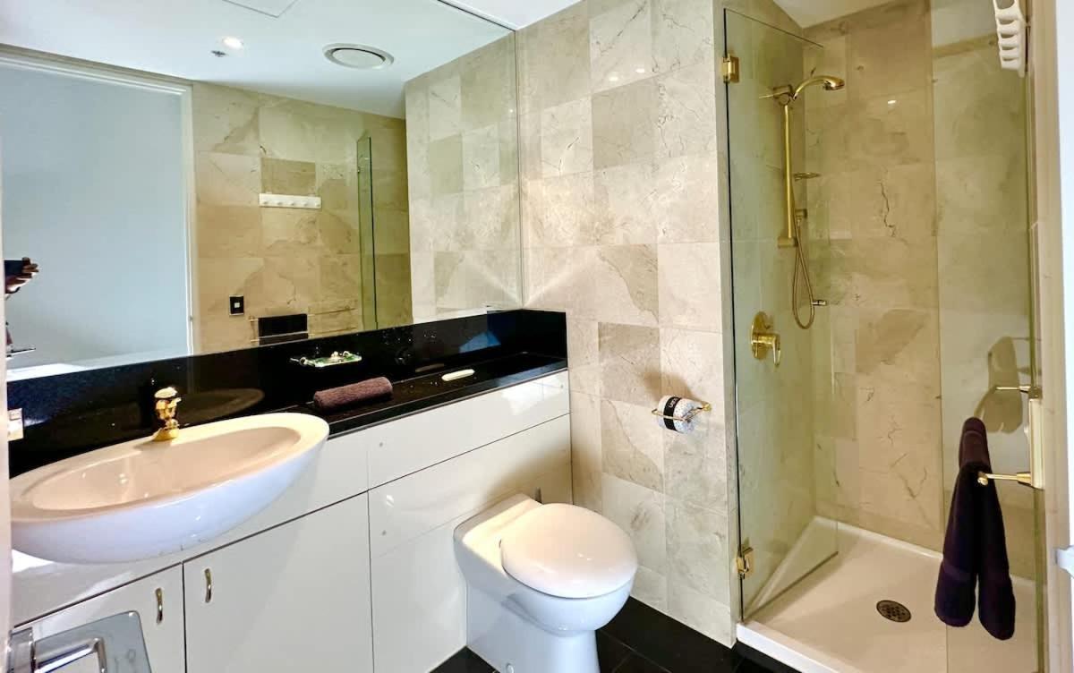 Luxury Duplex-penthouse Near Casino Mcec & Mcg Apartment *