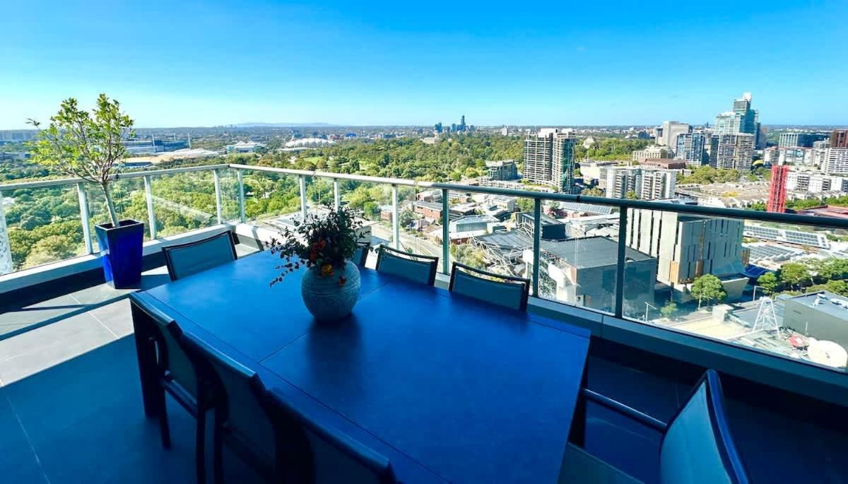 Luxury Duplex-penthouse Near Casino Mcec & Mcg *