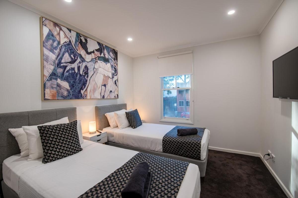 Garden Complex - Bright And Spacious 3-bedroom *