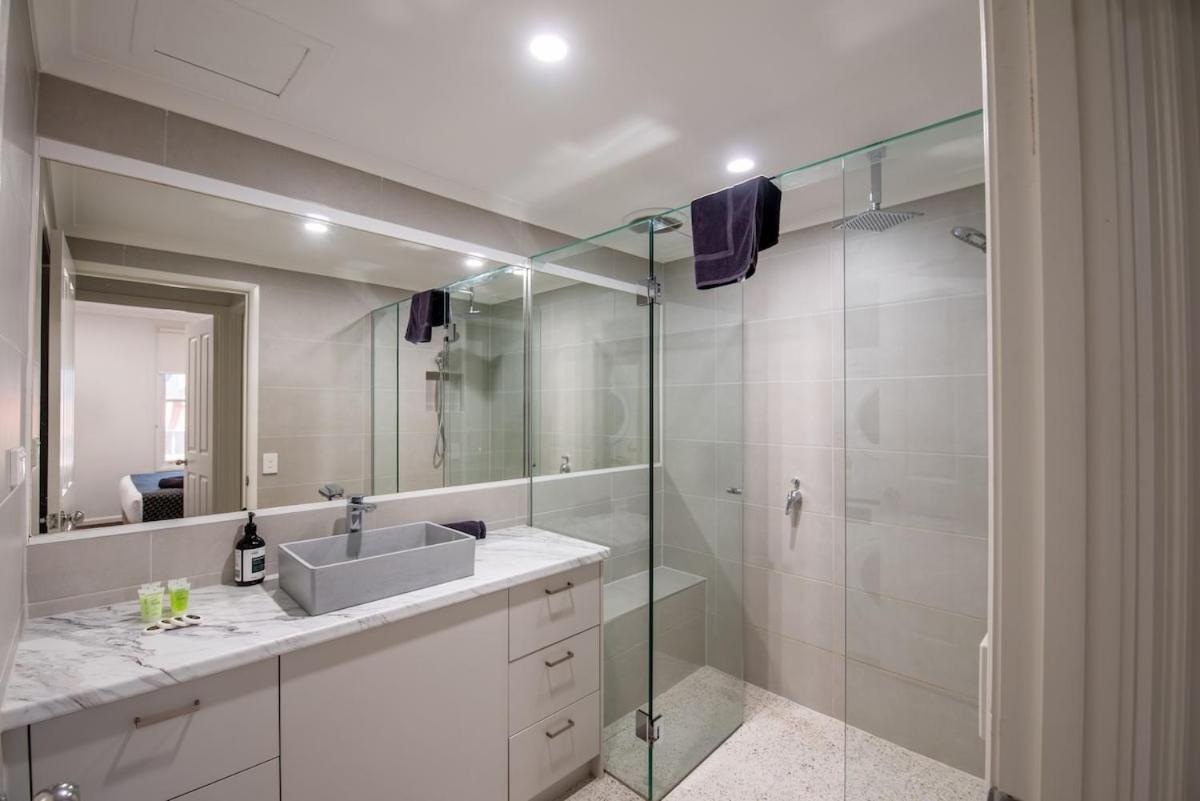 Garden Complex - Bright And Spacious 3-bedroom *