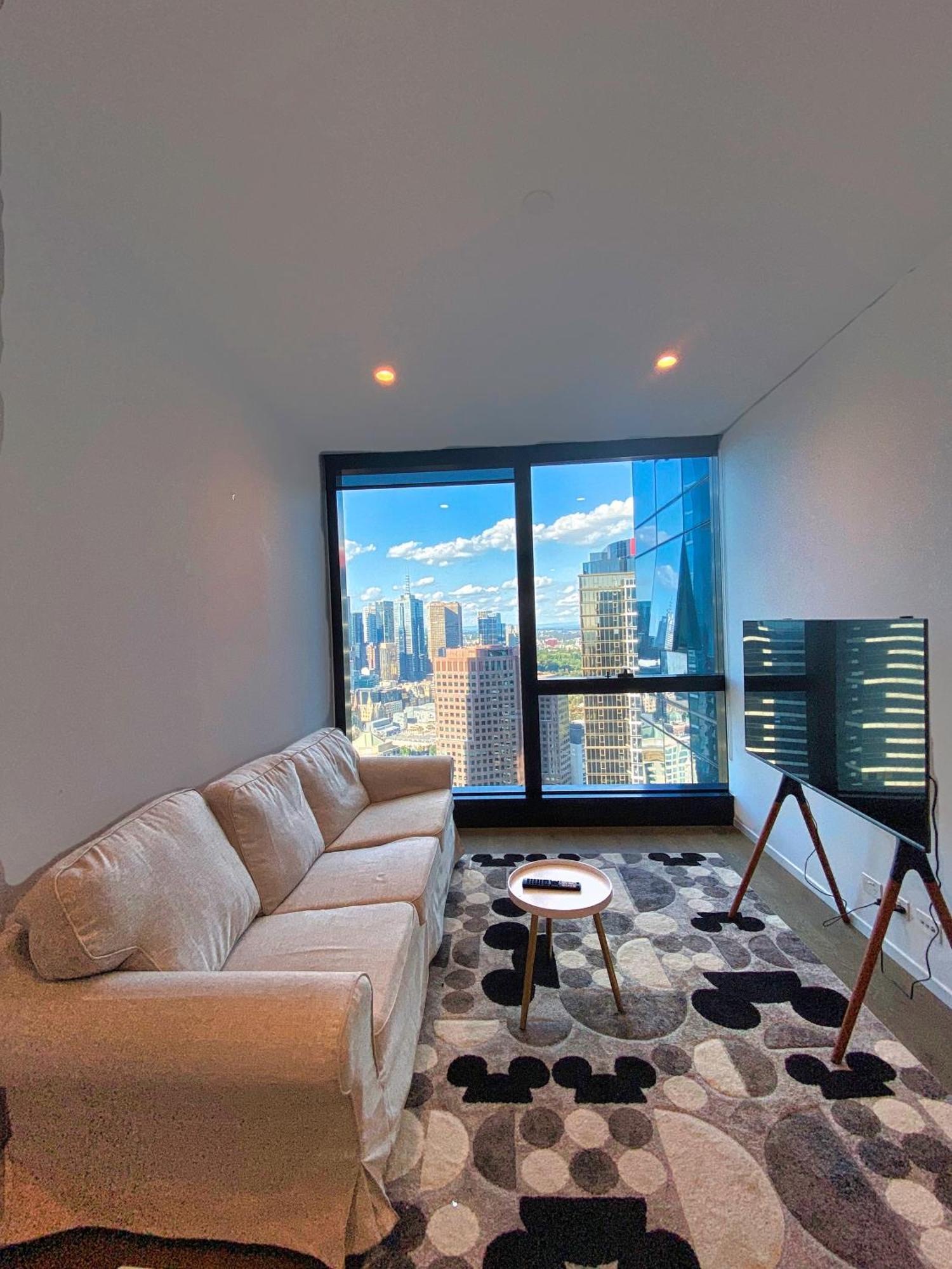 Aus108 - 1b1b With Breathtaking Views *