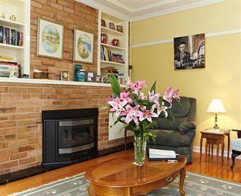 Austin Rise Bed & Breakfast 4*