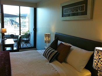 Flinders Wharf 4*