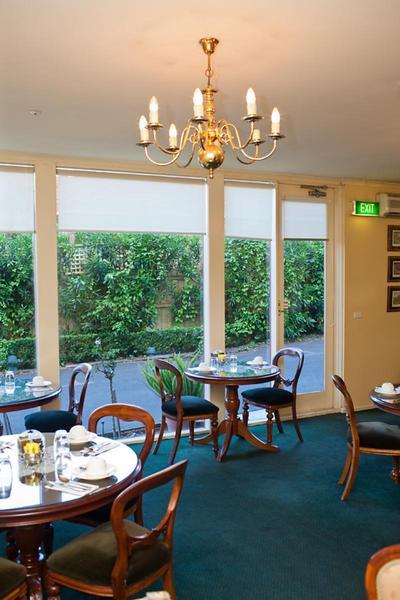 Toorak Manor Hotel