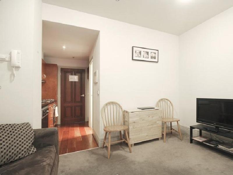 Aparthotel Flinders Lane 4*