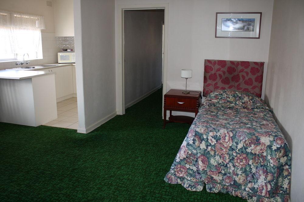 Carnegie Motor Motel 3*