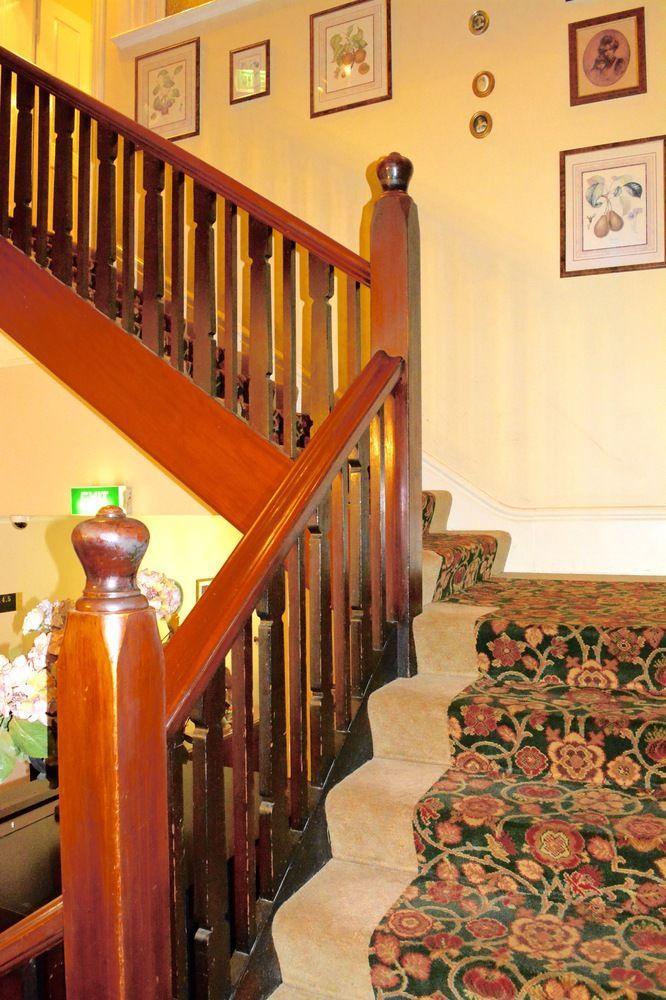 Toorak Manor Hotel 4*