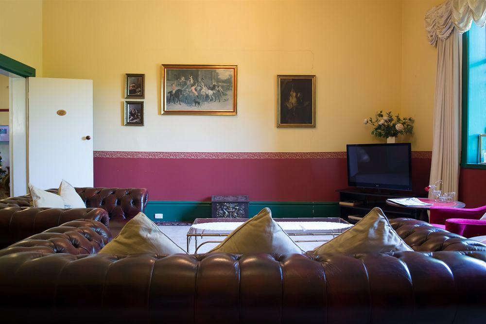 Toorak Manor Hotel