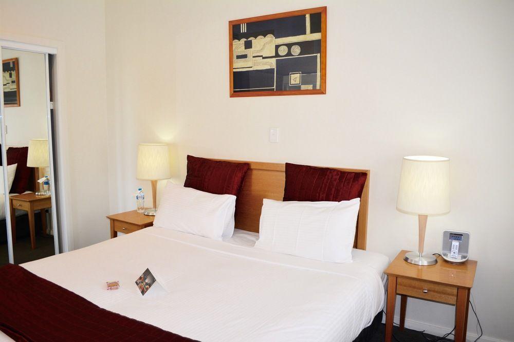South Yarra 4*