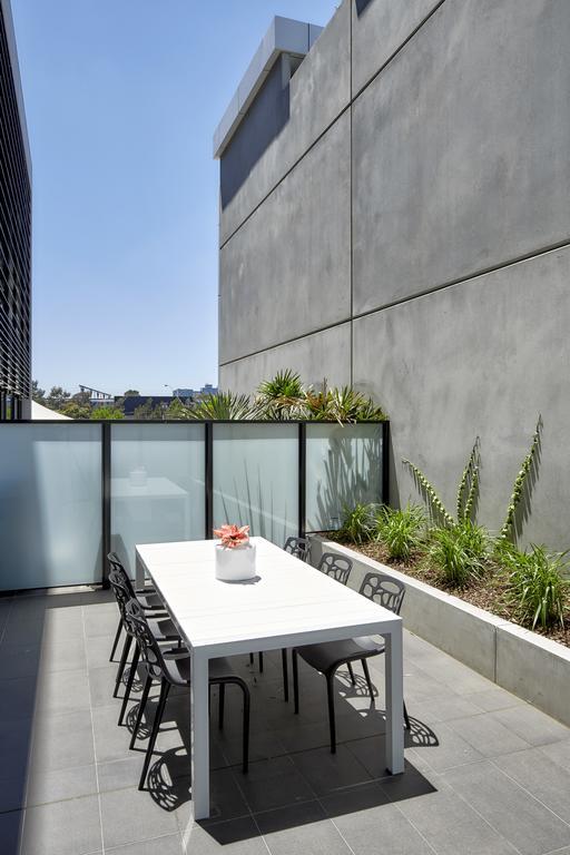 381 Cremorne 5*