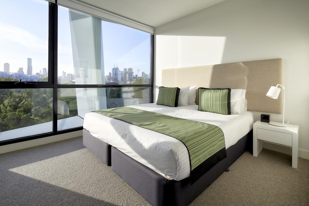 381 Cremorne 5*