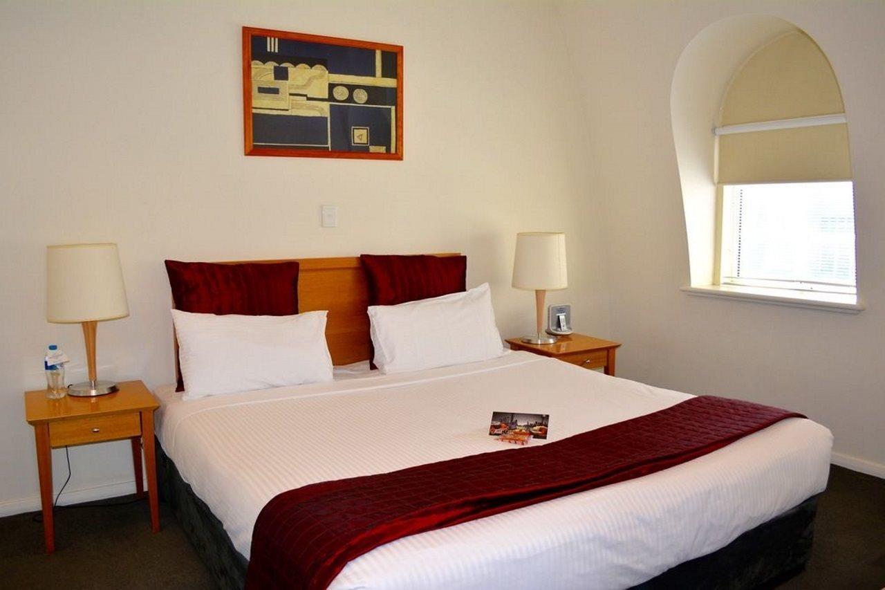 South Yarra 4*