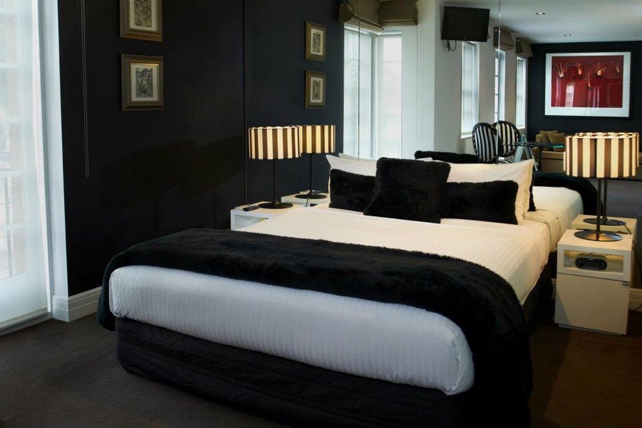 Quest East Aparthotel