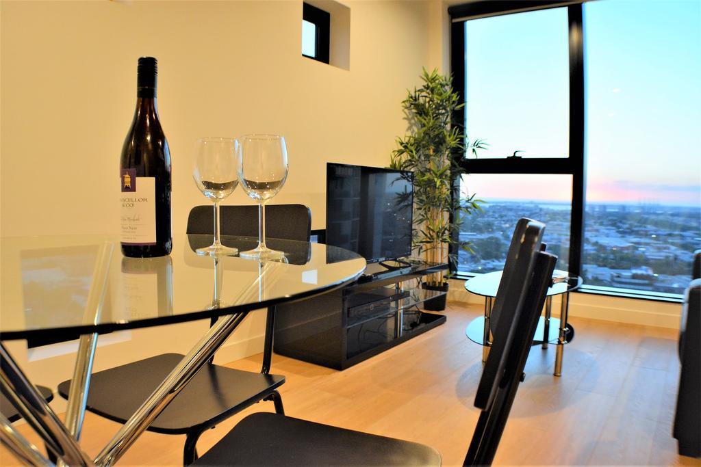 Royal Melbourne- Clarke St Apartment *