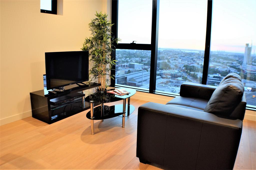 Royal Melbourne- Clarke St * Melbourne