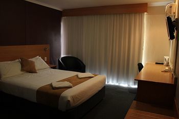 Ciloms Airport Motel