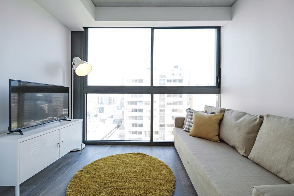 Mono On La Trobe Street Apartment *