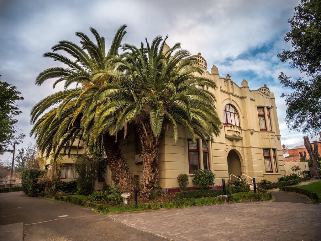 Toorak Manor Hotel
