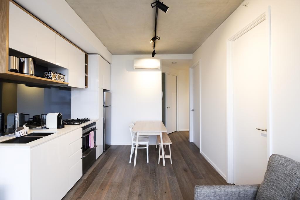 Mono On La Trobe Street Apartment *