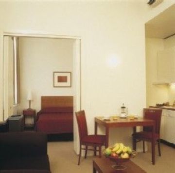 Metro On Bank Place 4*