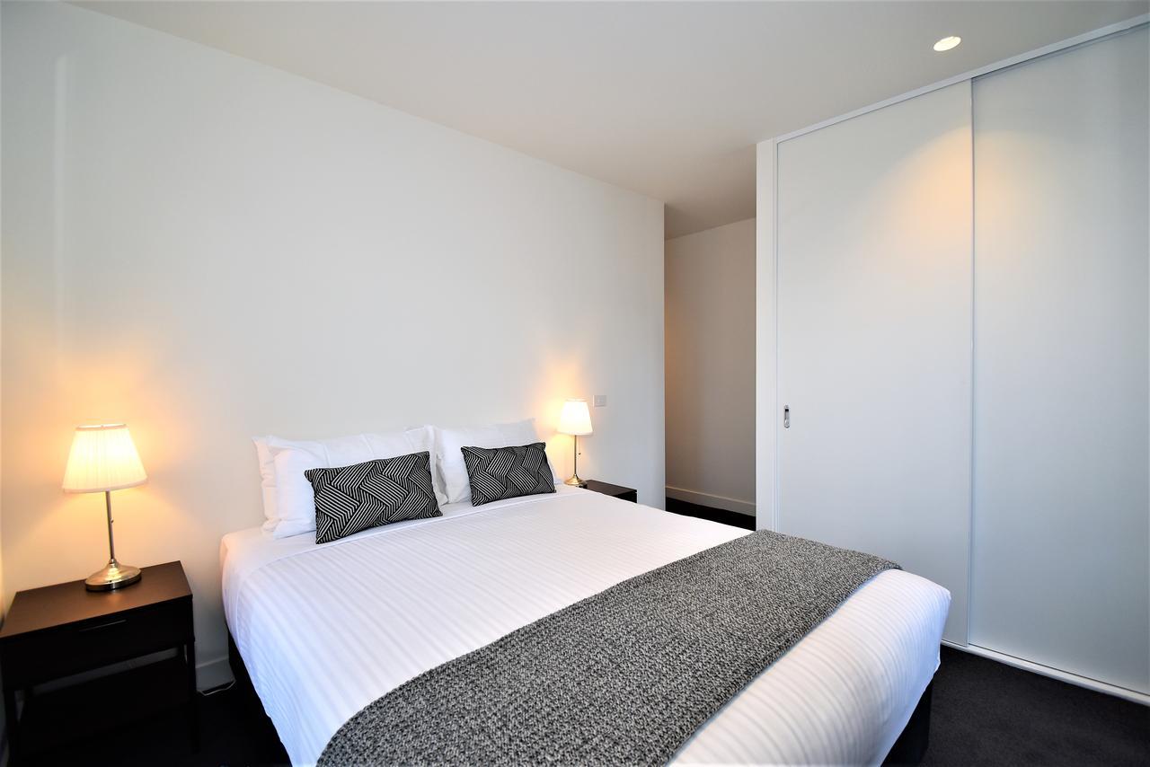 Melbourne Empire Apartments *