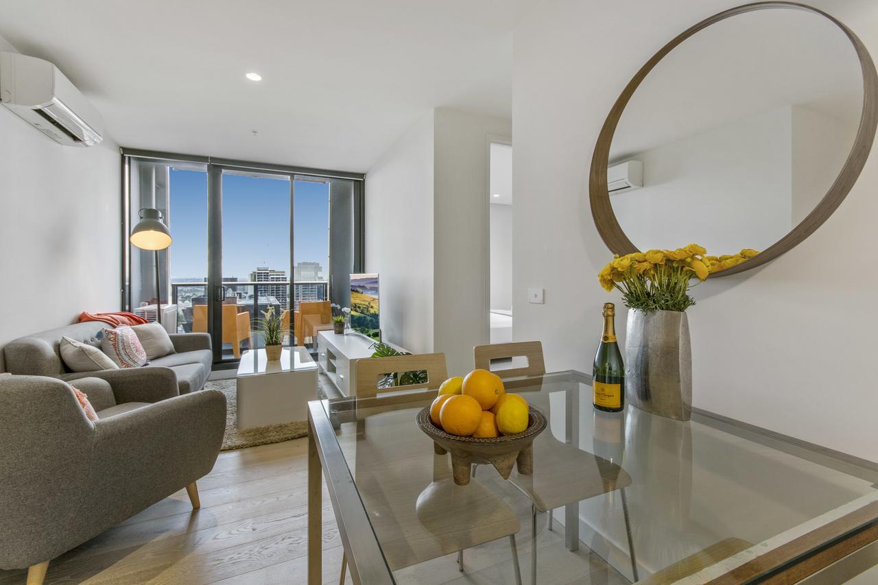 Melbourne Empire Apartments *