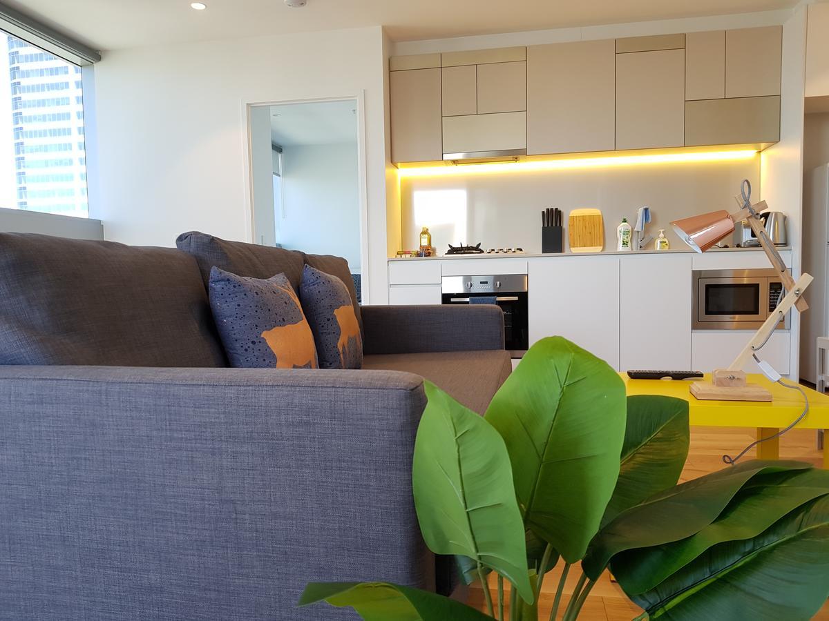 On The Fifth Apartment *