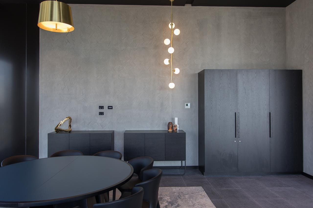 Empire Tower Apartment *