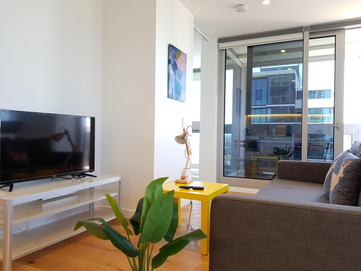 On The Fifth Apartment *