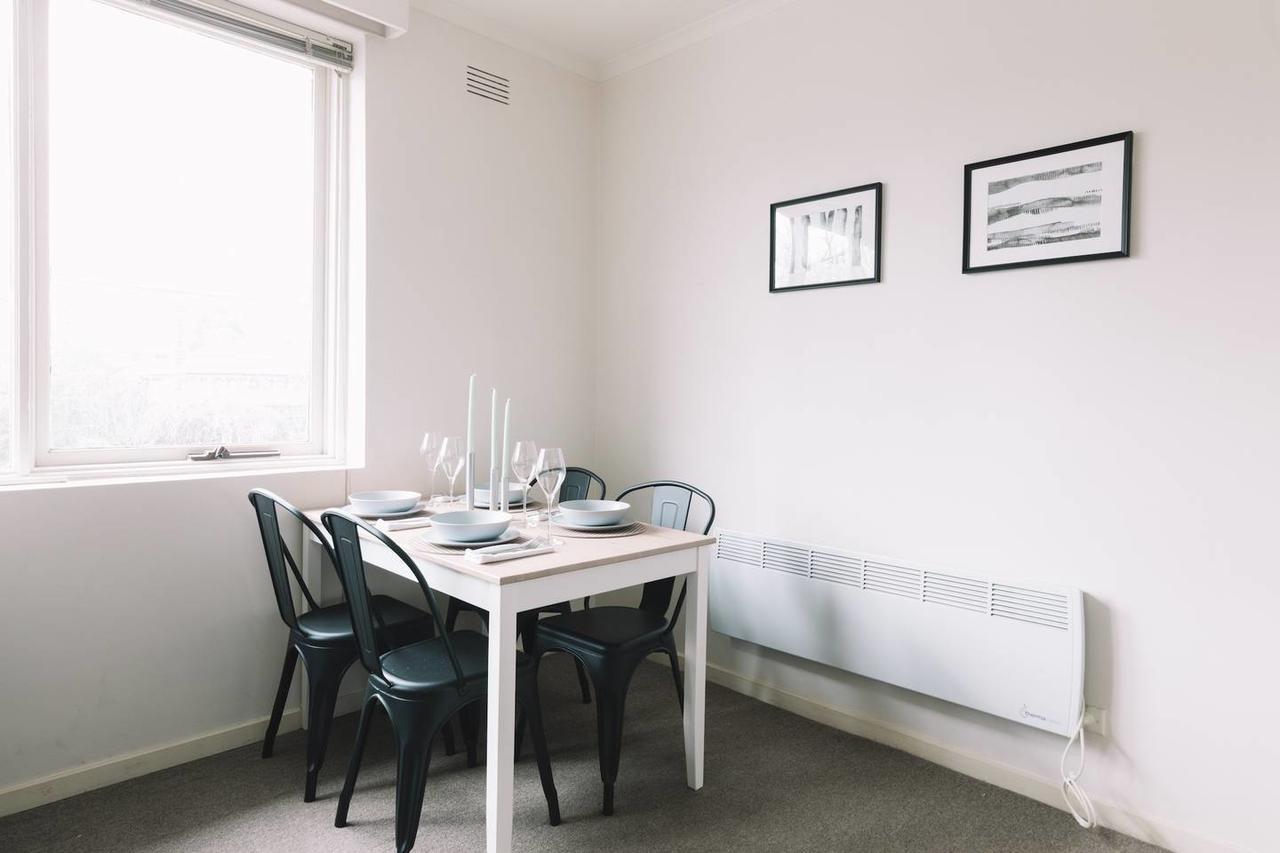Chic Designer For Four With Parking Apartment