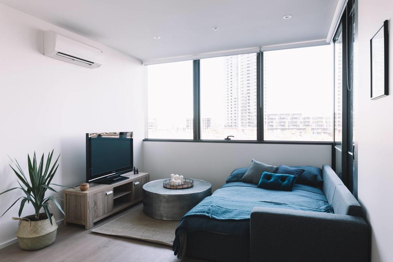 Apartment Minutes From Cbd Designer Melbourne