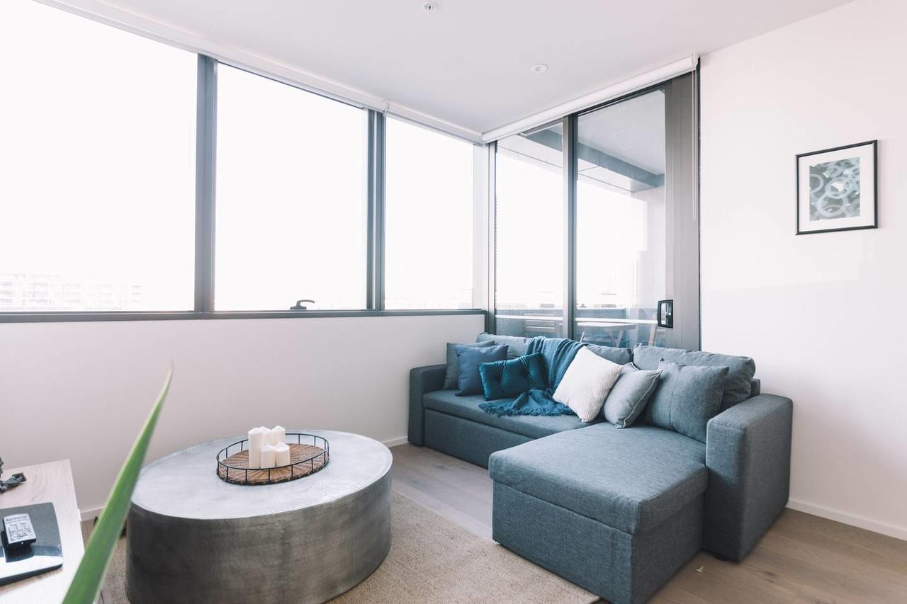 Minutes From Cbd Designer * Melbourne