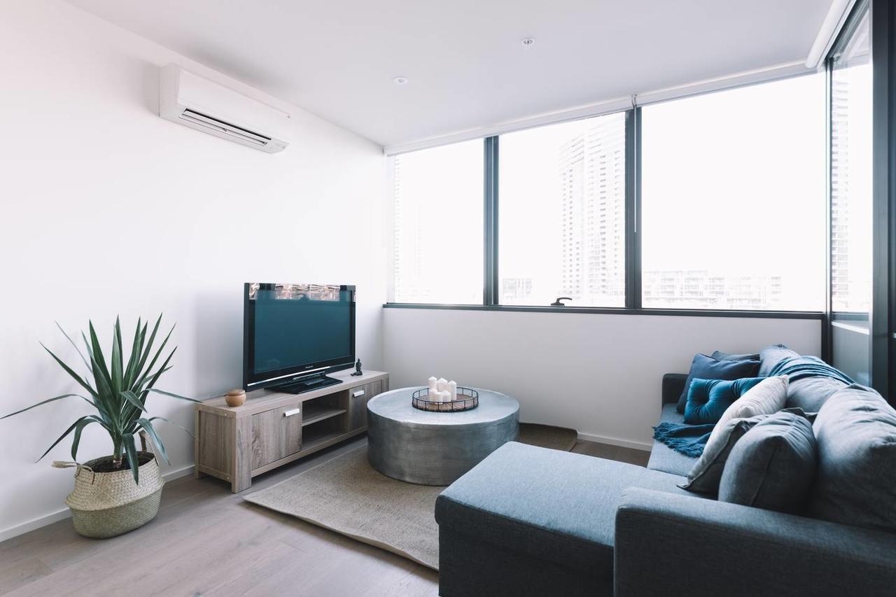 Minutes From Cbd Designer Apartment Melbourne