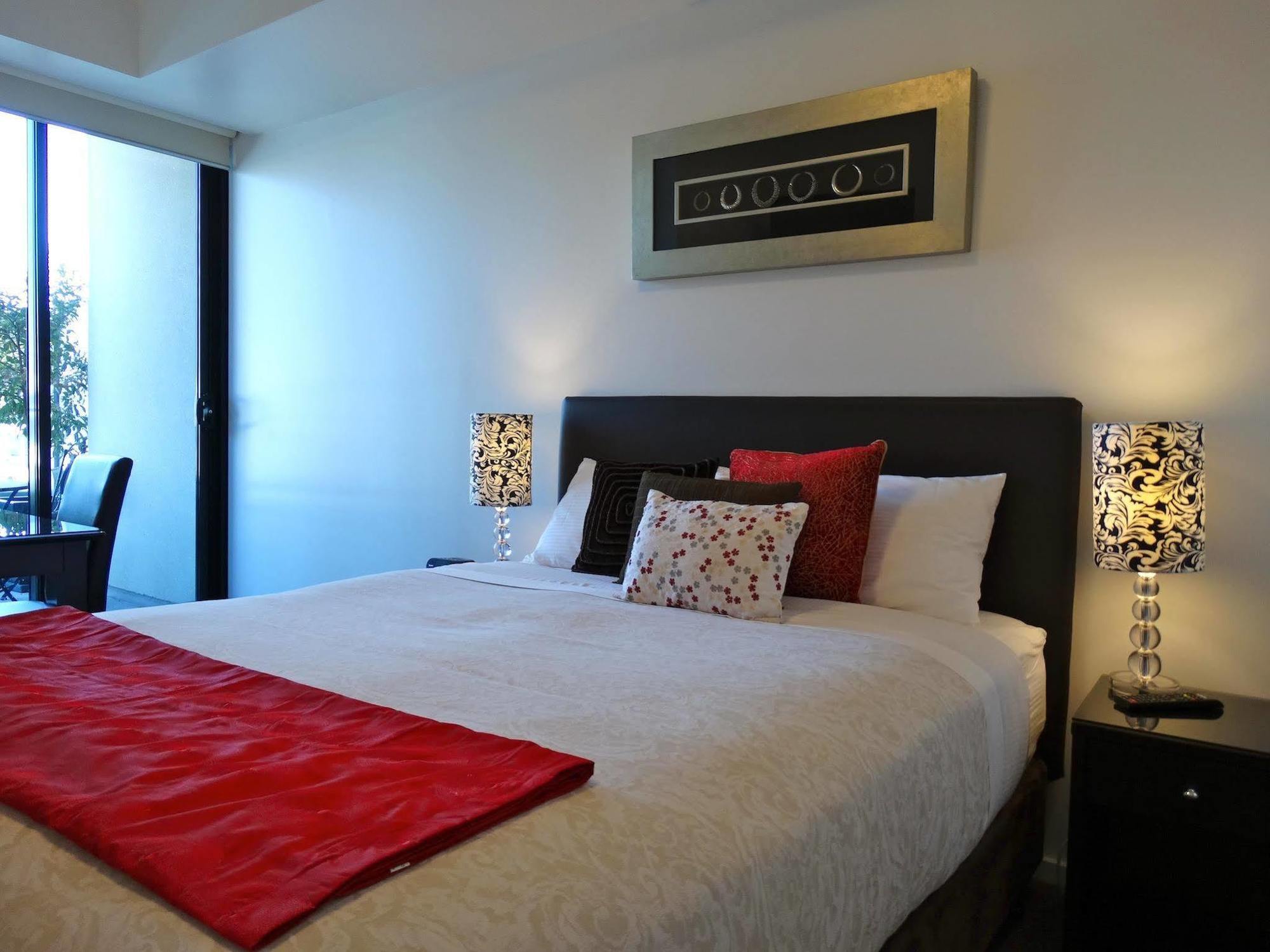 Flinders Wharf 4* Melbourne