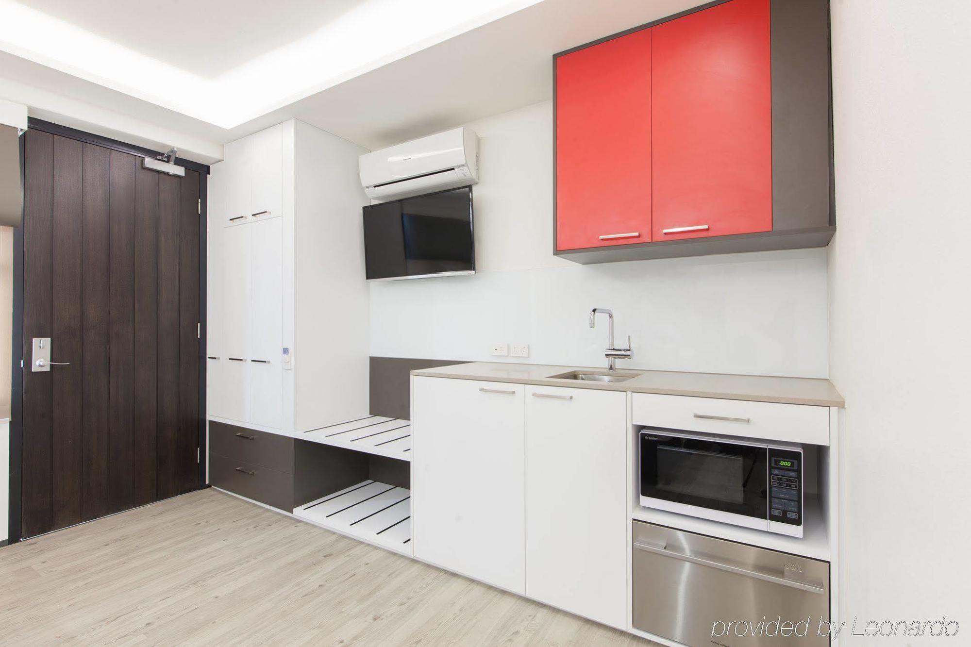 Aparthotel Easystay Studio 3*