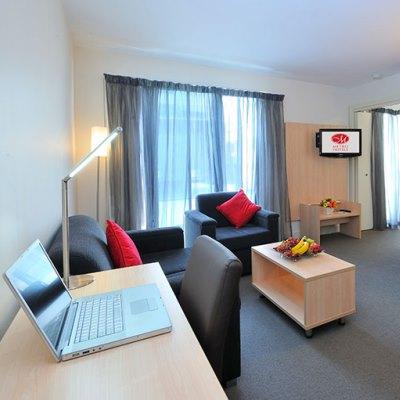 Aparthotel Metro On Bank Place 4*