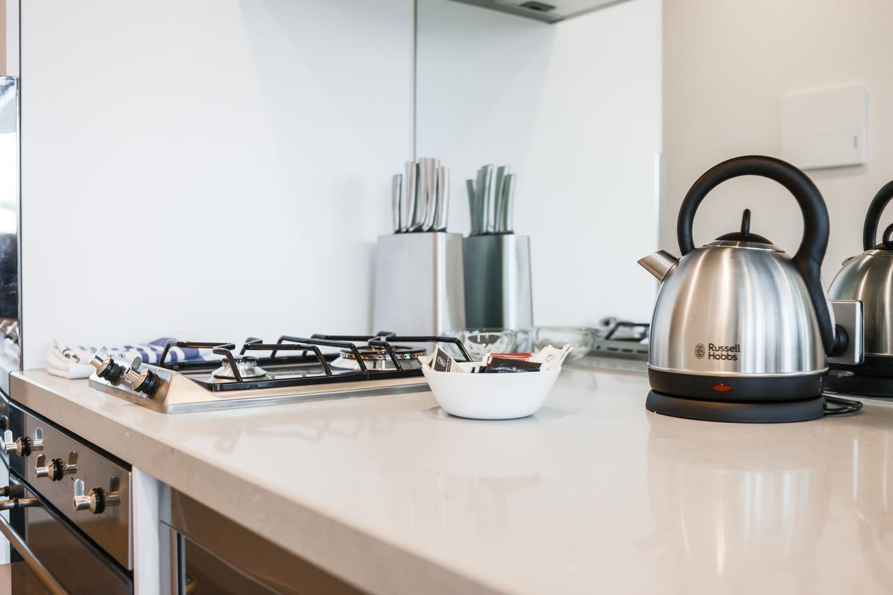 Mono On La Trobe Street Apartment