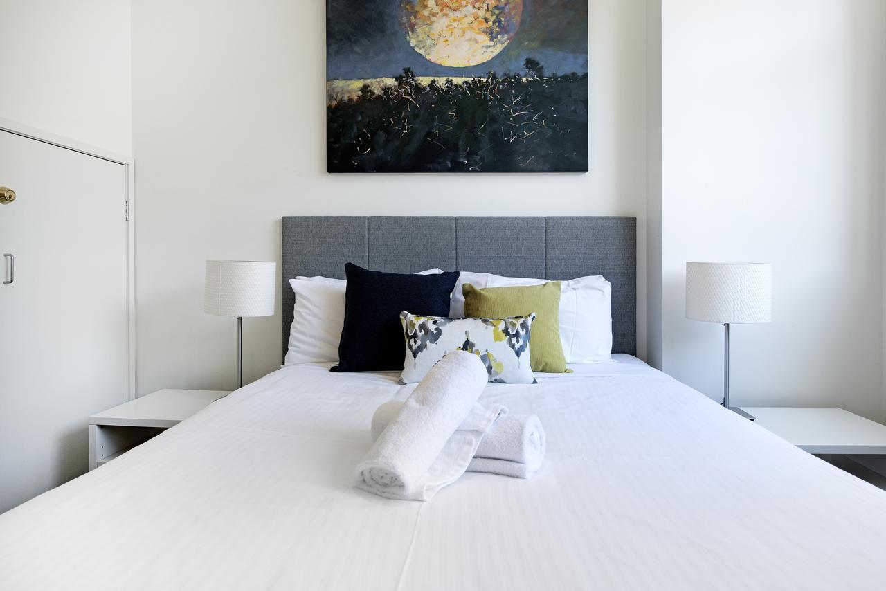 Aparthotel Ultiqa Little Collins 4*