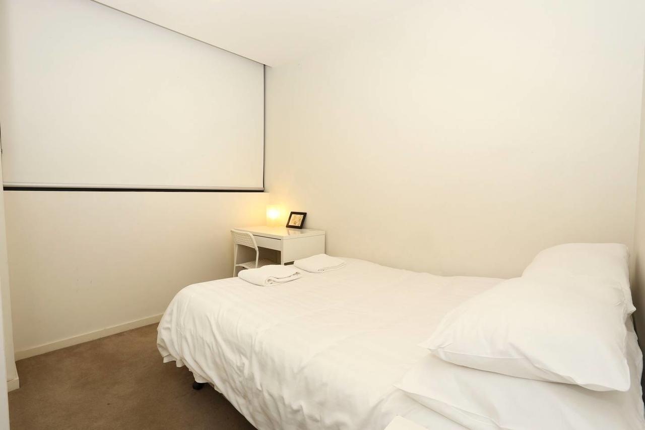 2 Bedrooms 2 Bathrooms Opposite Melbourne