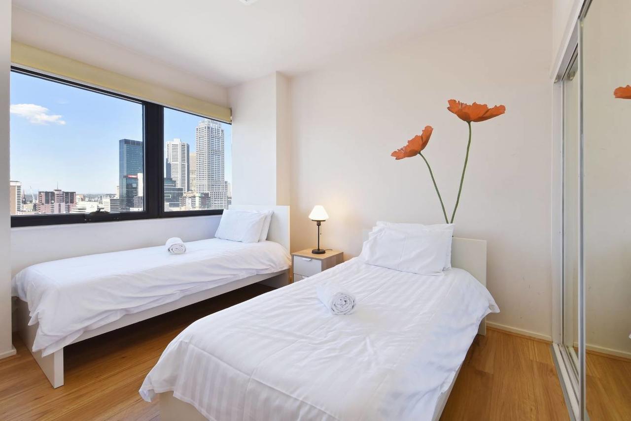3 Bedrooms Above Emporium Shopping Centre Melbourne