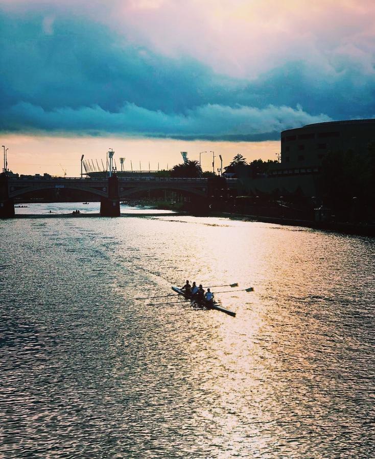 River Views * Melbourne