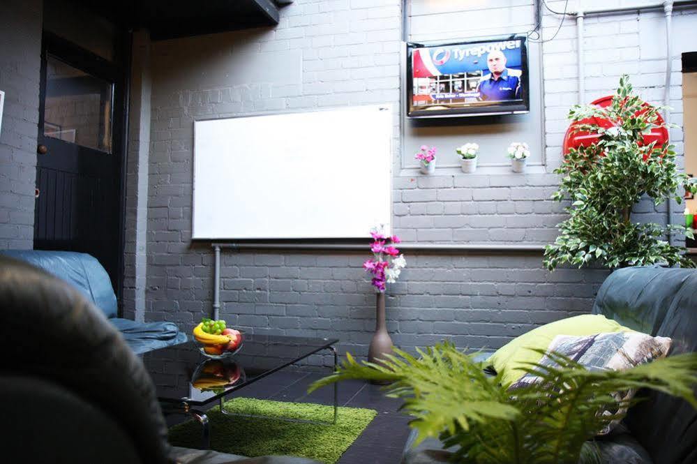 Ozihouse Collingwood Hostel