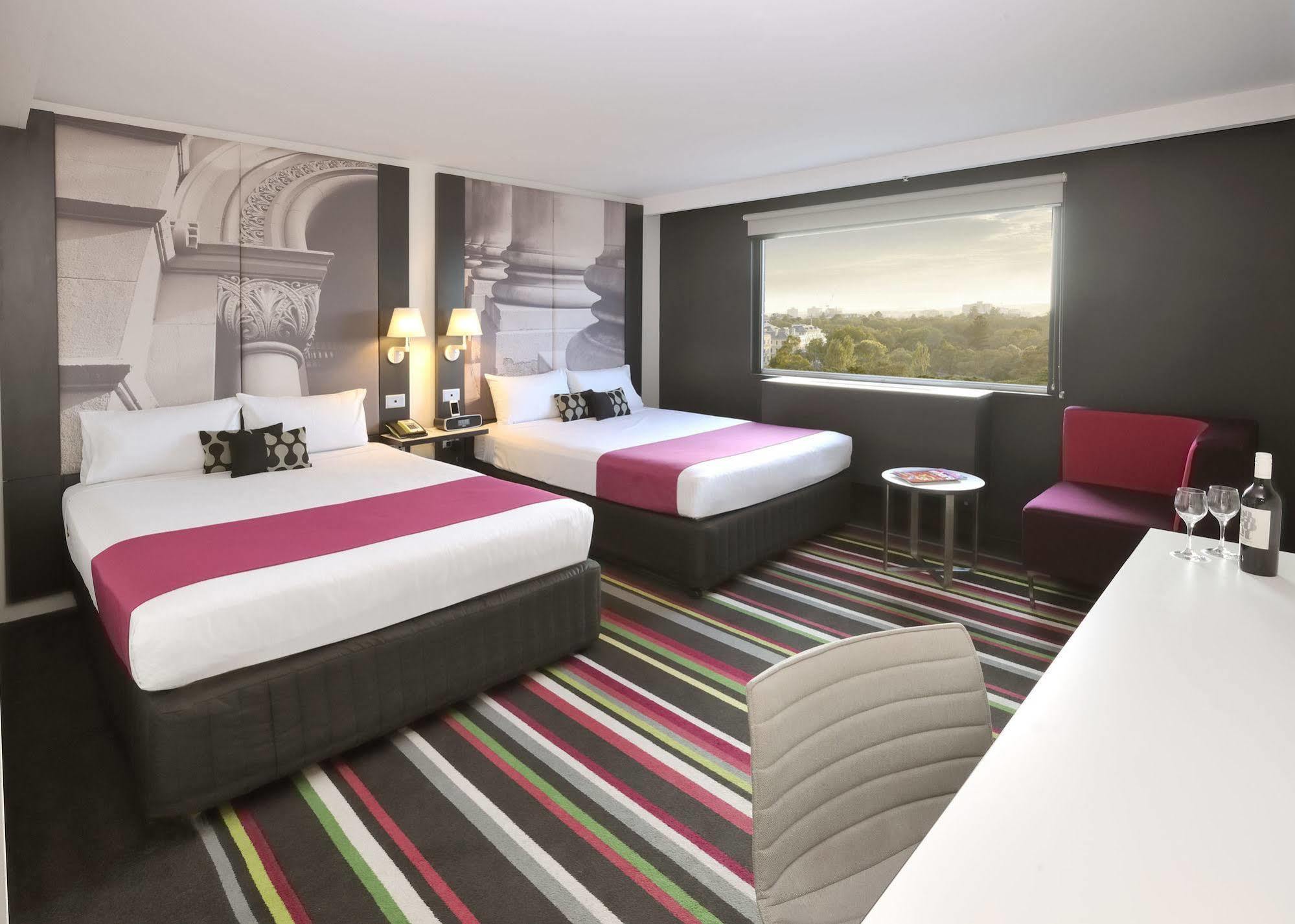 Hotel Mercure Treasury Gardens 4*