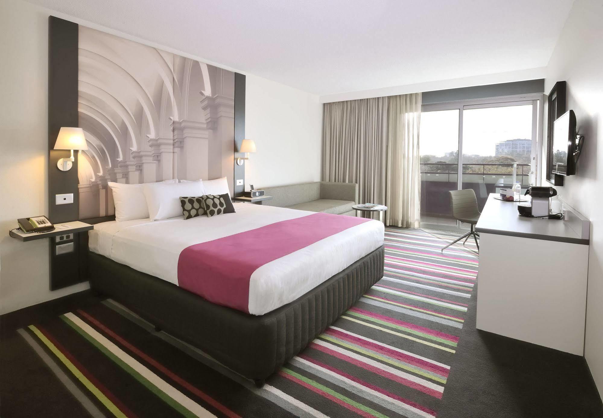 Mercure Treasury Gardens 4*