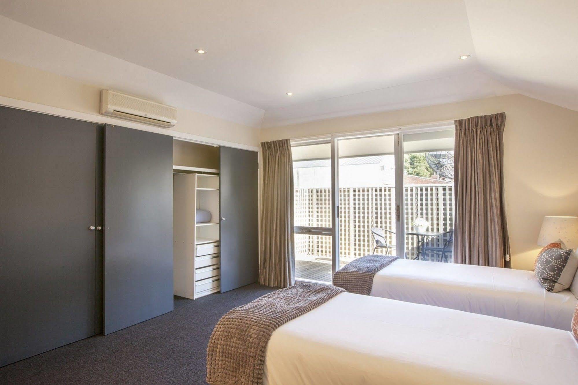 Boutique Stays - Roxys Place *