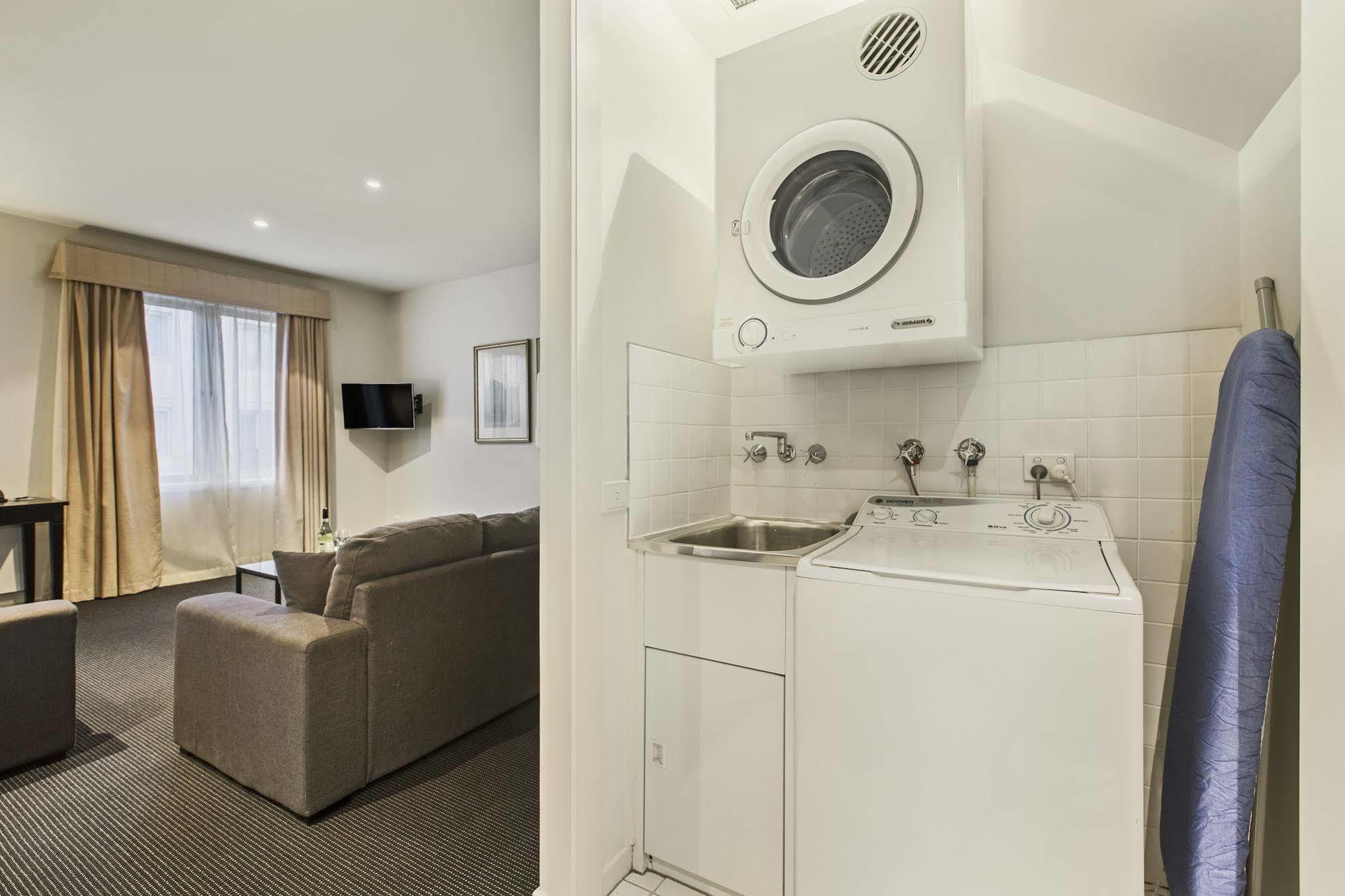 Quest Prahran Aparthotel 4*