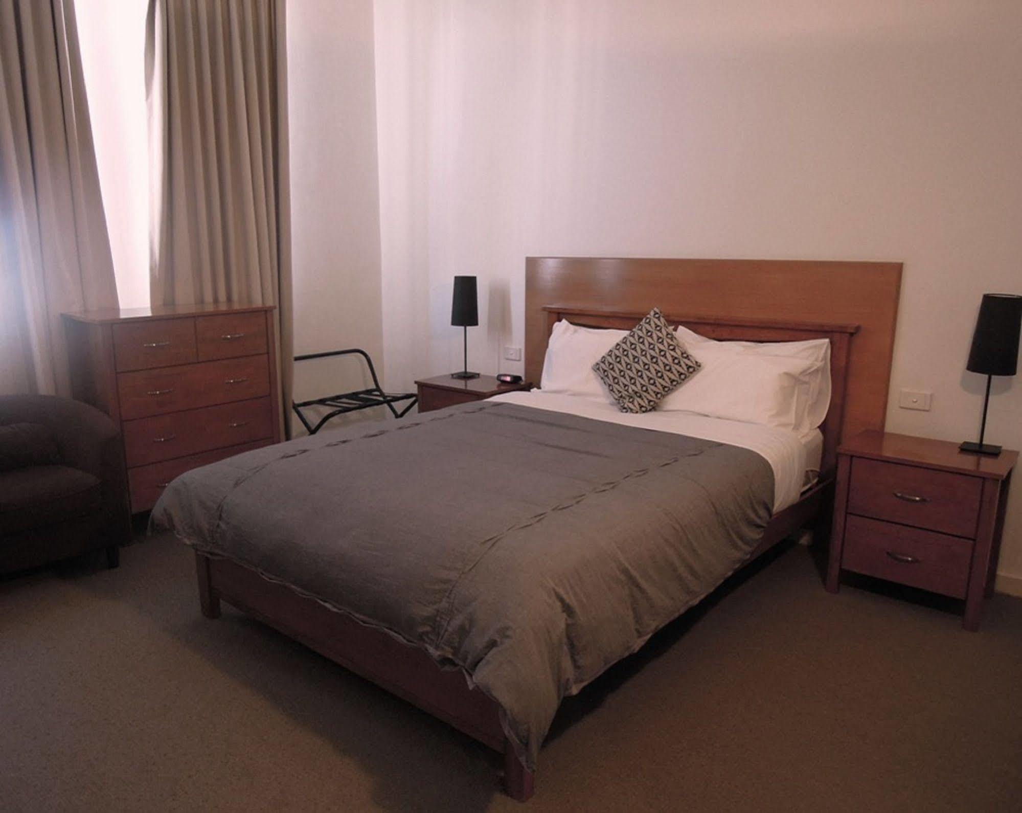 Hotel Plough 3*