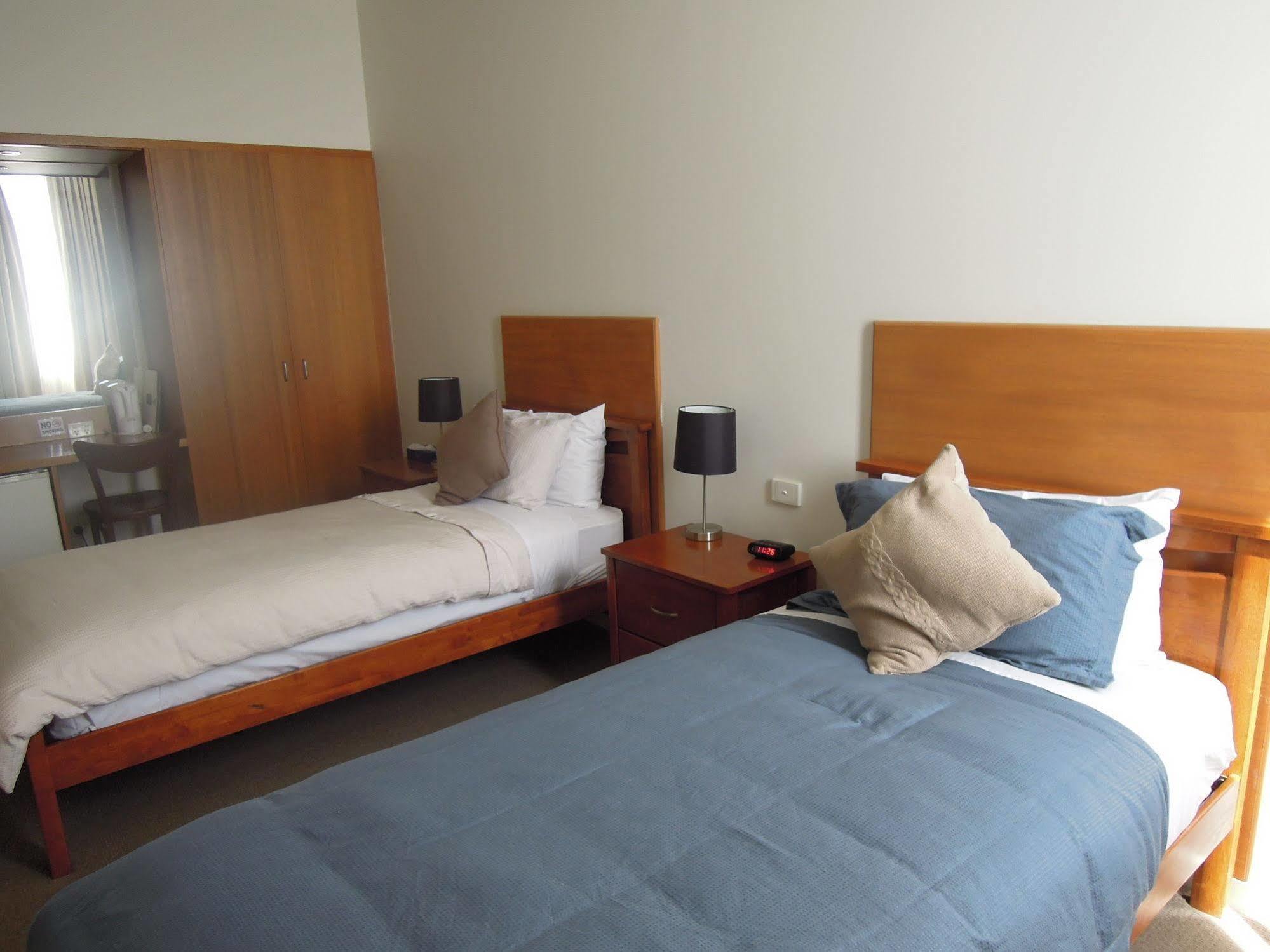 Hotel Plough 3*