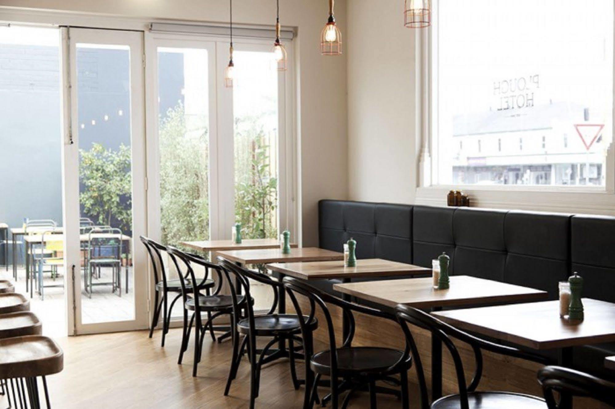 Hotel Plough Melbourne