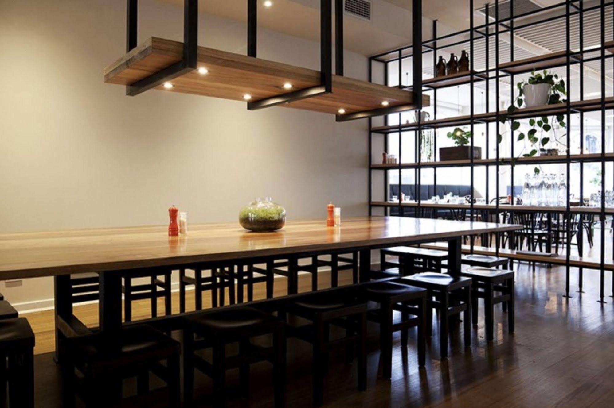 Hotel Plough Melbourne